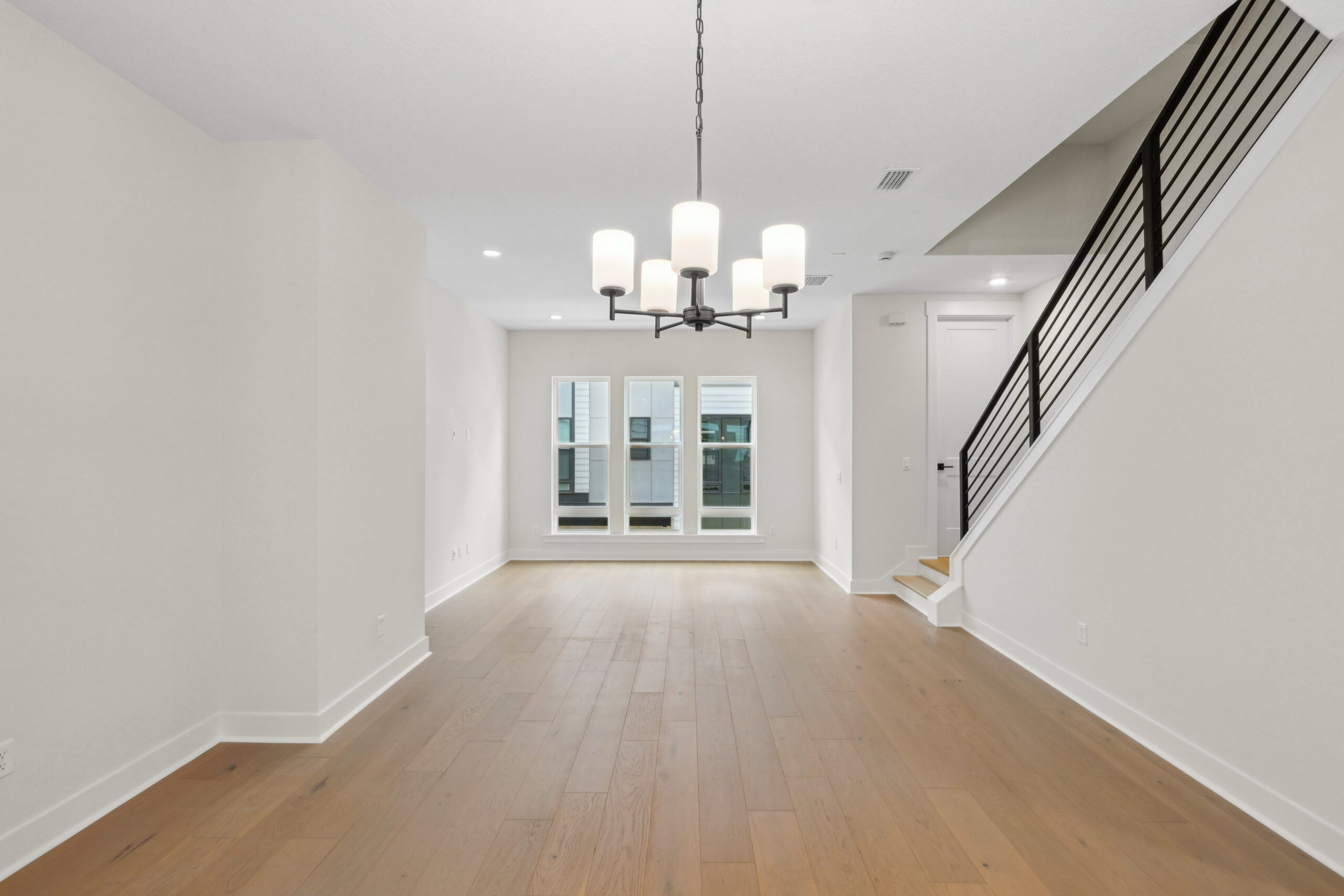 7813_FL_ELDER-MOD117_STAGING_GREATROOM_1.jpg-scaled